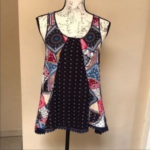 WALLFLOWER Women’s Top. 
Size Medium
Multicolor
In great shape 
#143